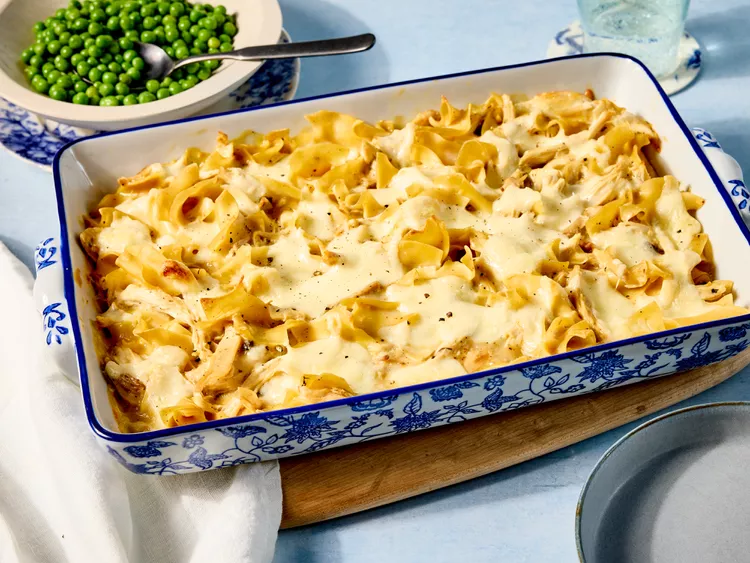 easy-chicken-noodle-casserole